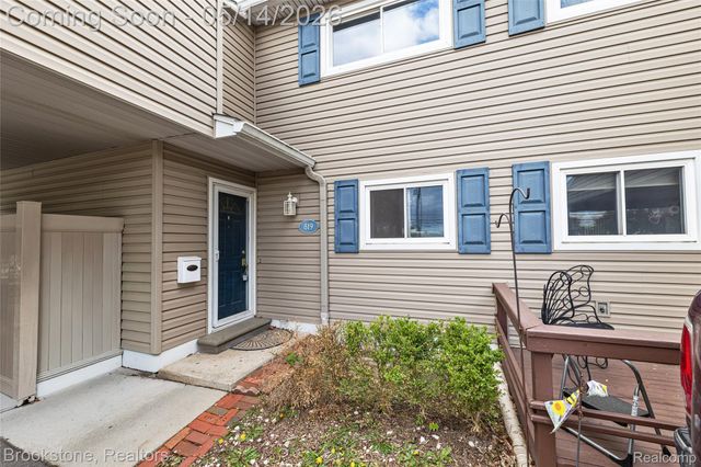 819 Kirts Boulevard, Troy, MI 48084