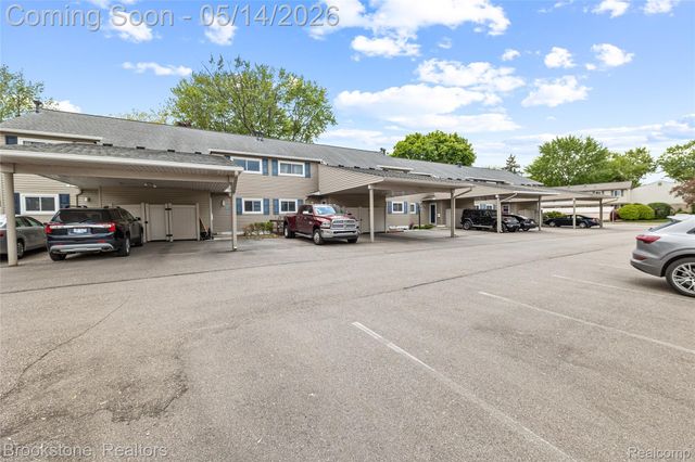 819 Kirts Boulevard, Troy, MI 48084