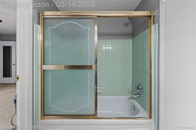 819 Kirts Boulevard, Troy, MI 48084