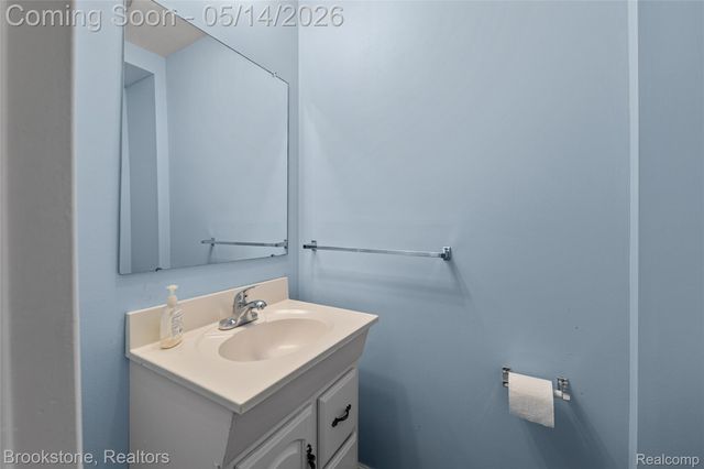 819 Kirts Boulevard, Troy, MI 48084