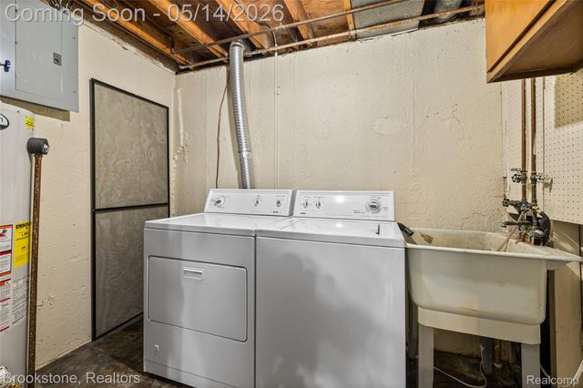 819 Kirts Boulevard, Troy, MI 48084
