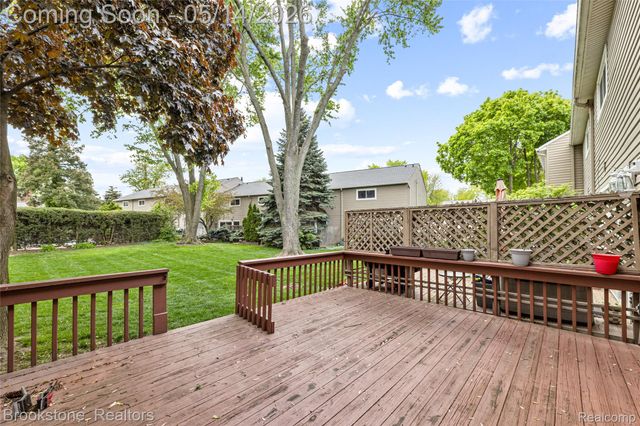819 Kirts Boulevard, Troy, MI 48084