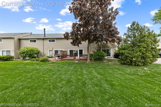 819 Kirts Boulevard, Troy, MI 48084