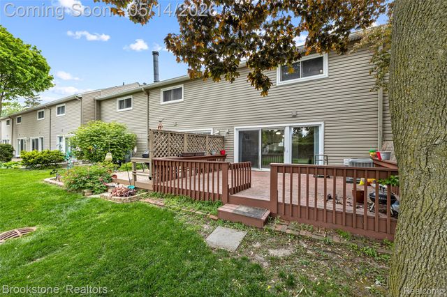 819 Kirts Boulevard, Troy, MI 48084