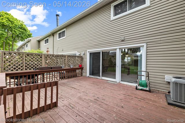 819 Kirts Boulevard, Troy, MI 48084