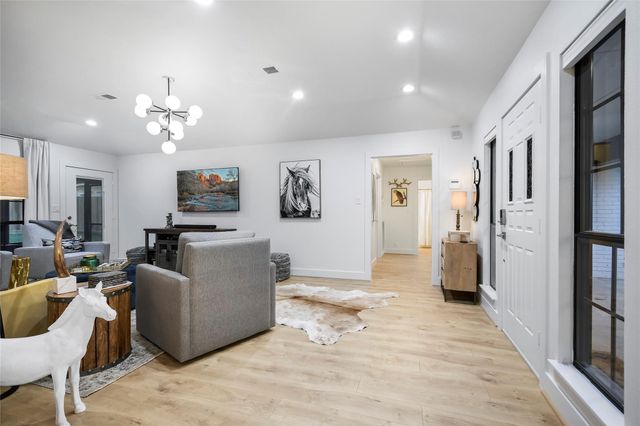 6569 Cut Off Road Road, Fayetteville, TX 78940