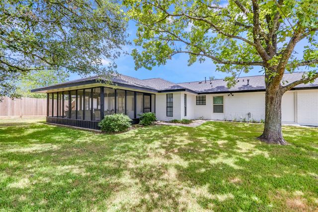 6569 Cut Off Road Road, Fayetteville, TX 78940