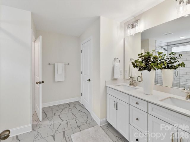 3869 Center Place Drive, Harrisburg, NC 28075