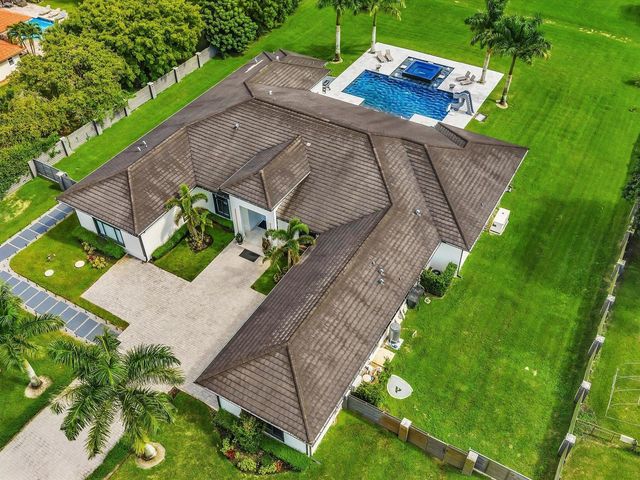 6122 SW 173RD Way, Southwest Ranches, FL 33331
