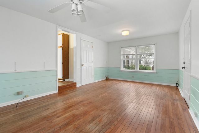 4715 W Crystal Lake Road, Mchenry, IL 60050