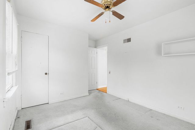 4715 W Crystal Lake Road, Mchenry, IL 60050