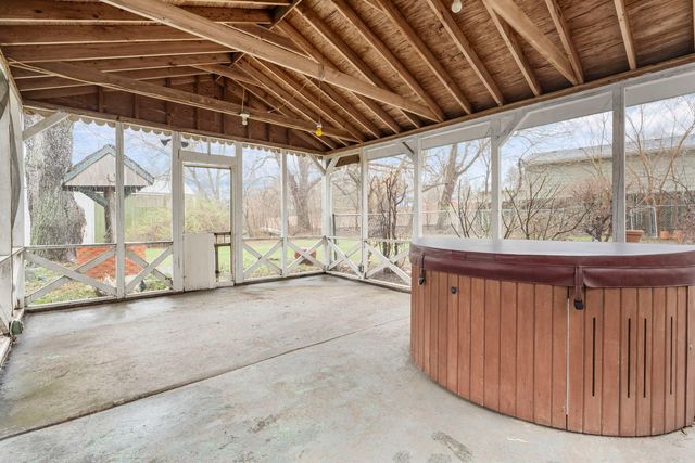 4715 W Crystal Lake Road, Mchenry, IL 60050