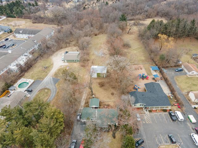 4715 W Crystal Lake Road, Mchenry, IL 60050