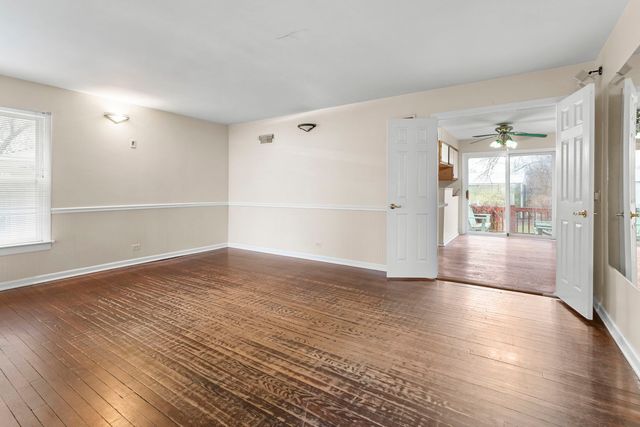 4715 W Crystal Lake Road, Mchenry, IL 60050