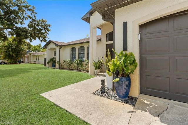 9052 Cypress DR N, Fort Myers, FL 33967