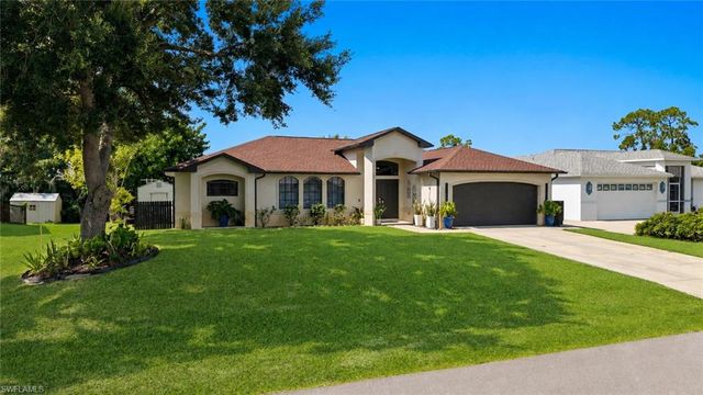 9052 Cypress DR N, Fort Myers, FL 33967