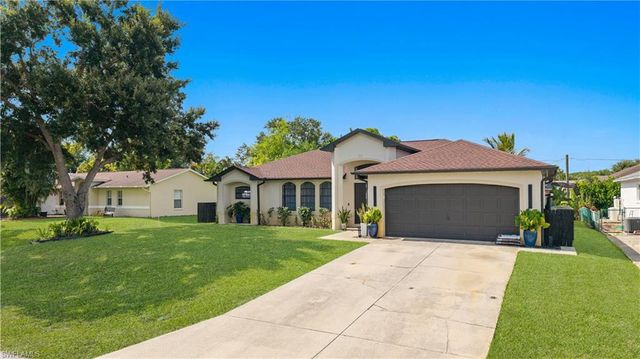 9052 Cypress DR N, Fort Myers, FL 33967
