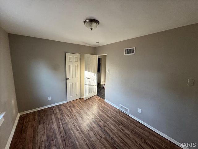 9850 Dennis Drive, St Louis, MO 63136