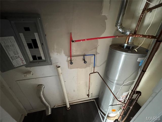 9850 Dennis Drive, St Louis, MO 63136