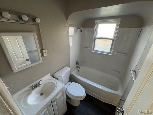 9850 Dennis Drive, St Louis, MO 63136