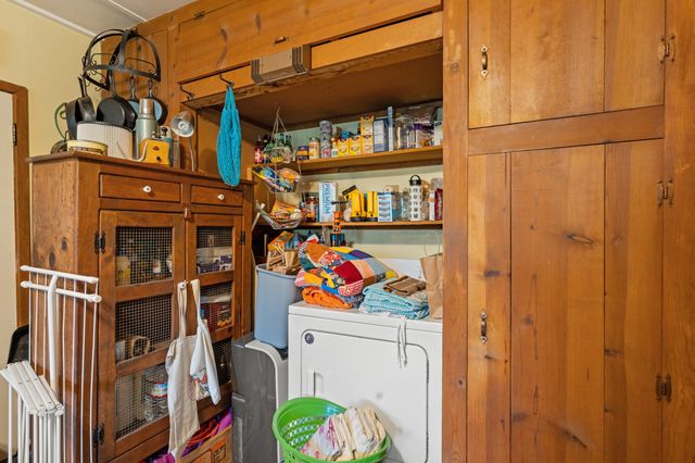 1608 Foots Creek R Fork Road, Gold Hill, OR 97525