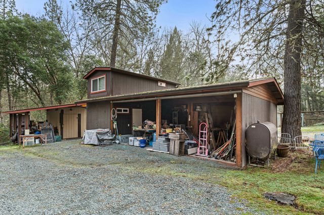 1608 Foots Creek R Fork Road, Gold Hill, OR 97525