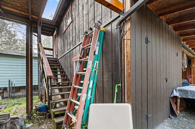 1608 Foots Creek R Fork Road, Gold Hill, OR 97525