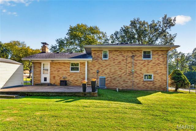 37 Venus Drive, Swansea, IL 62226