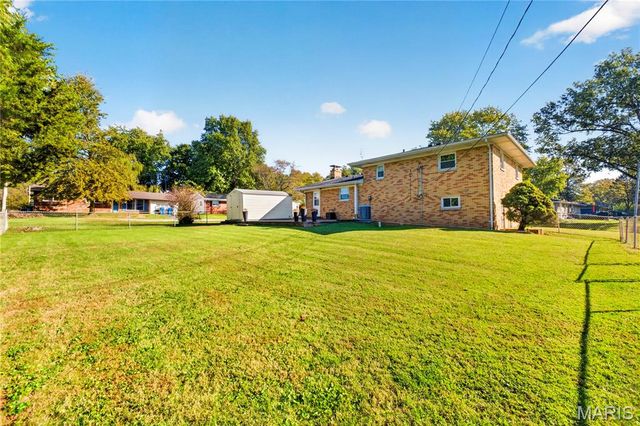 37 Venus Drive, Swansea, IL 62226