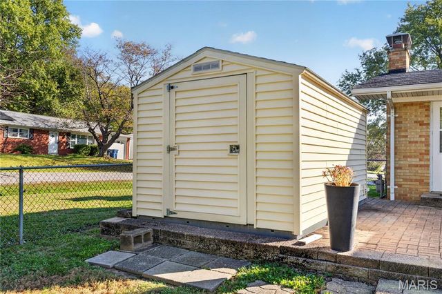 37 Venus Drive, Swansea, IL 62226