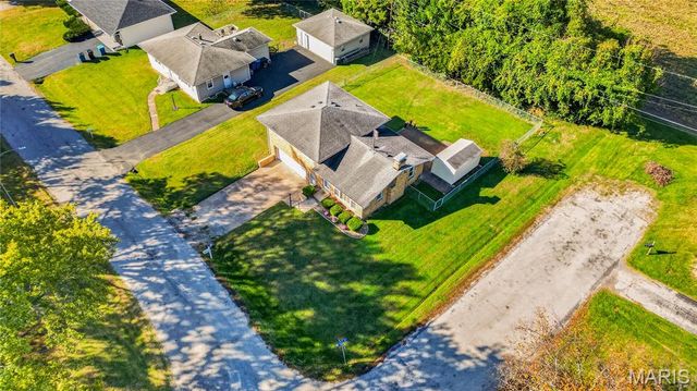 37 Venus Drive, Swansea, IL 62226