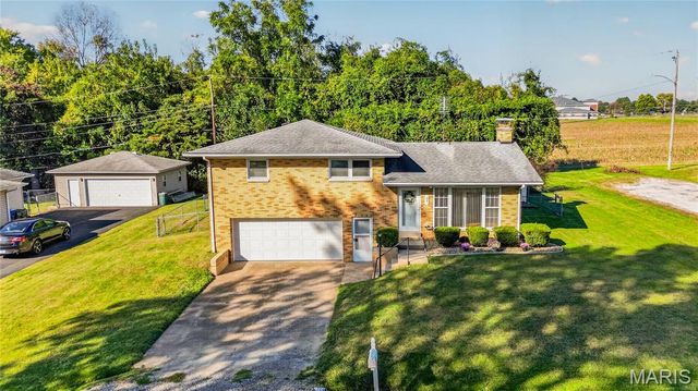 37 Venus Drive, Swansea, IL 62226