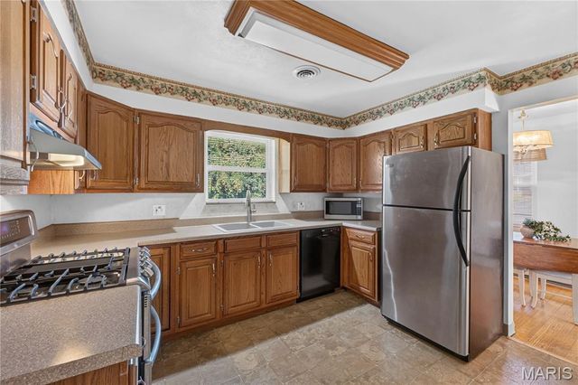 37 Venus Drive, Swansea, IL 62226