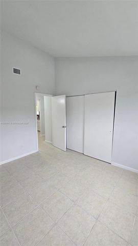 3409 NW 44th St 201, Oakland Park, FL 33309