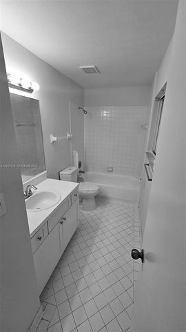 3409 NW 44th St 201, Oakland Park, FL 33309