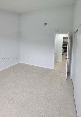 3409 NW 44th St 201, Oakland Park, FL 33309