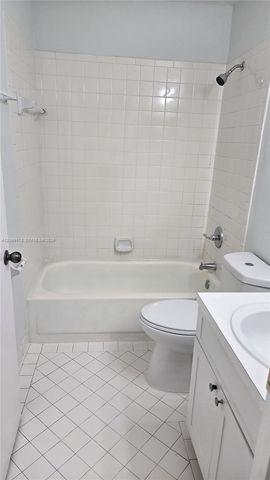 3409 NW 44th St 201, Oakland Park, FL 33309