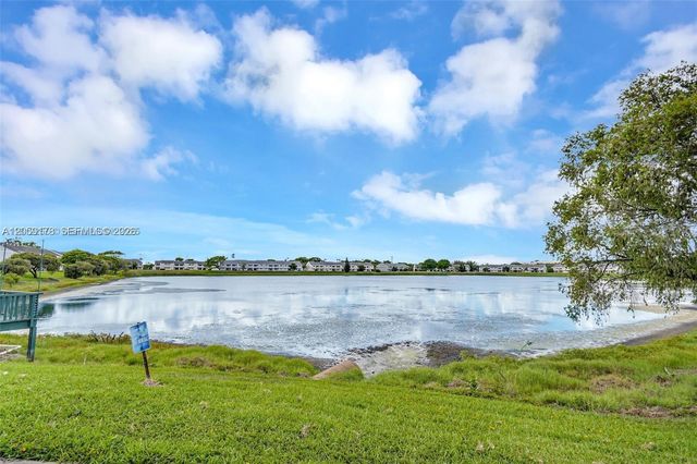 3409 NW 44th St 201, Oakland Park, FL 33309