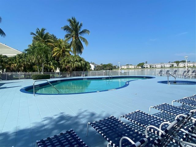 3409 NW 44th St 201, Oakland Park, FL 33309