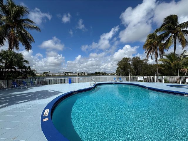 3409 NW 44th St 201, Oakland Park, FL 33309