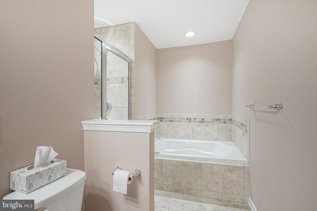 56 SUNDANCE DR, Hamilton, NJ 08619