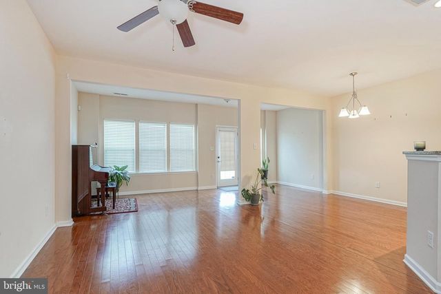 56 SUNDANCE DR, Hamilton, NJ 08619