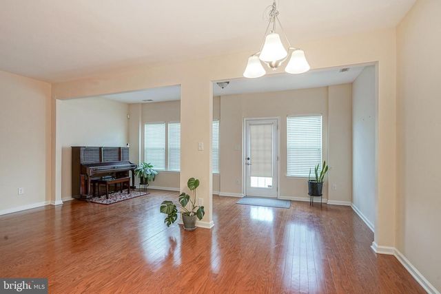 56 SUNDANCE DR, Hamilton, NJ 08619