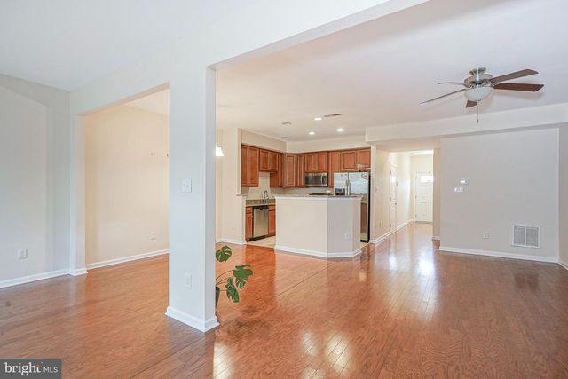 56 SUNDANCE DR, Hamilton, NJ 08619