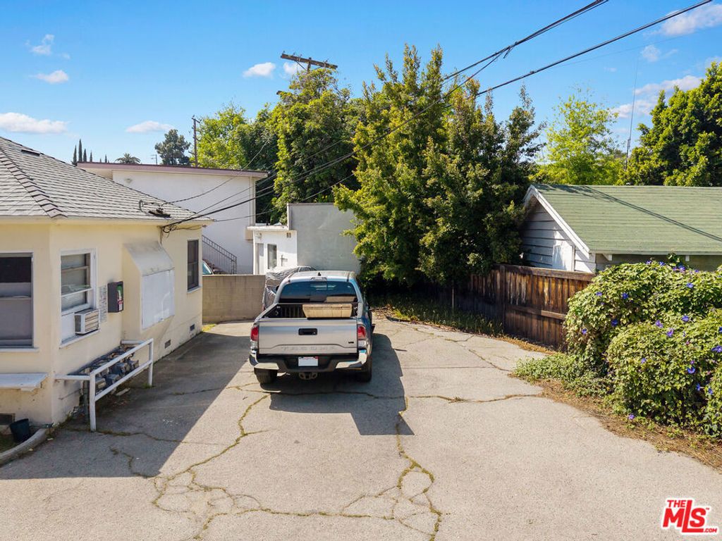 Image 7 of property listing at 4401 Westdale Avenue, Los Angeles, CA 90041