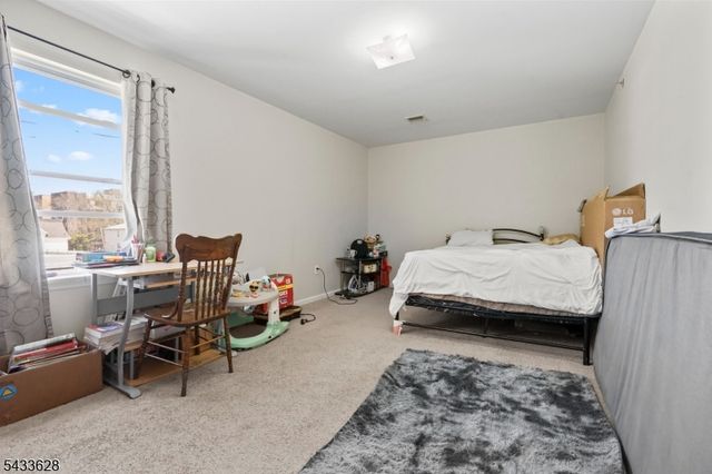 19 Halleck St, Newark City, NJ 07104