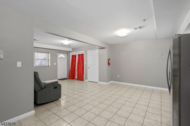 19 Halleck St, Newark City, NJ 07104