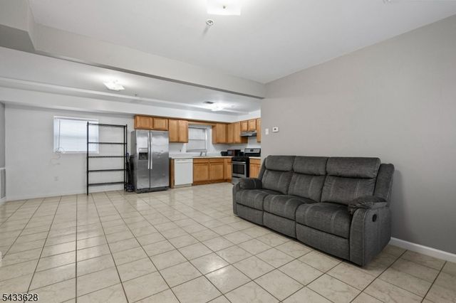 19 Halleck St, Newark City, NJ 07104