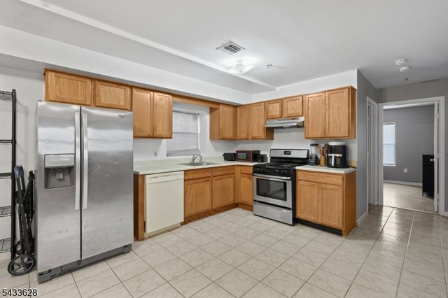 19 Halleck St, Newark City, NJ 07104