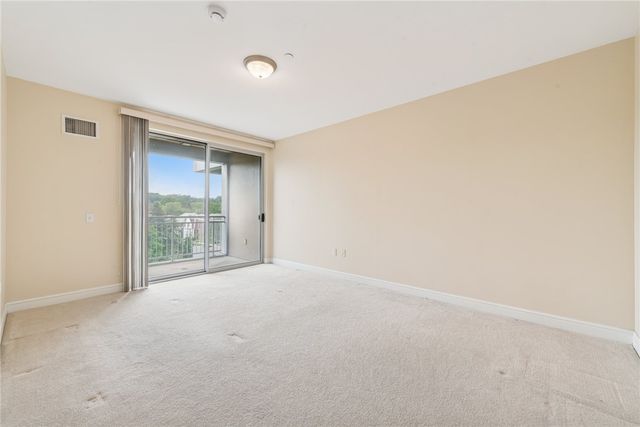 5570 Centre Ave 306, Shadyside, PA 15232